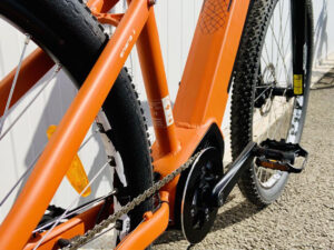 bicicleta-eletrica-neomouv-enara-mobilidade-voltstore-laranja (2)
